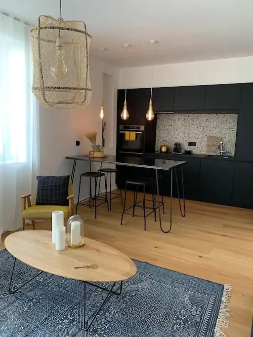 Une Casa Chic Vallon Des Auffes Marseille Apartment
